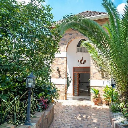 Serenity Suites Casa Boutique ブカラマンガ エクステリア 写真