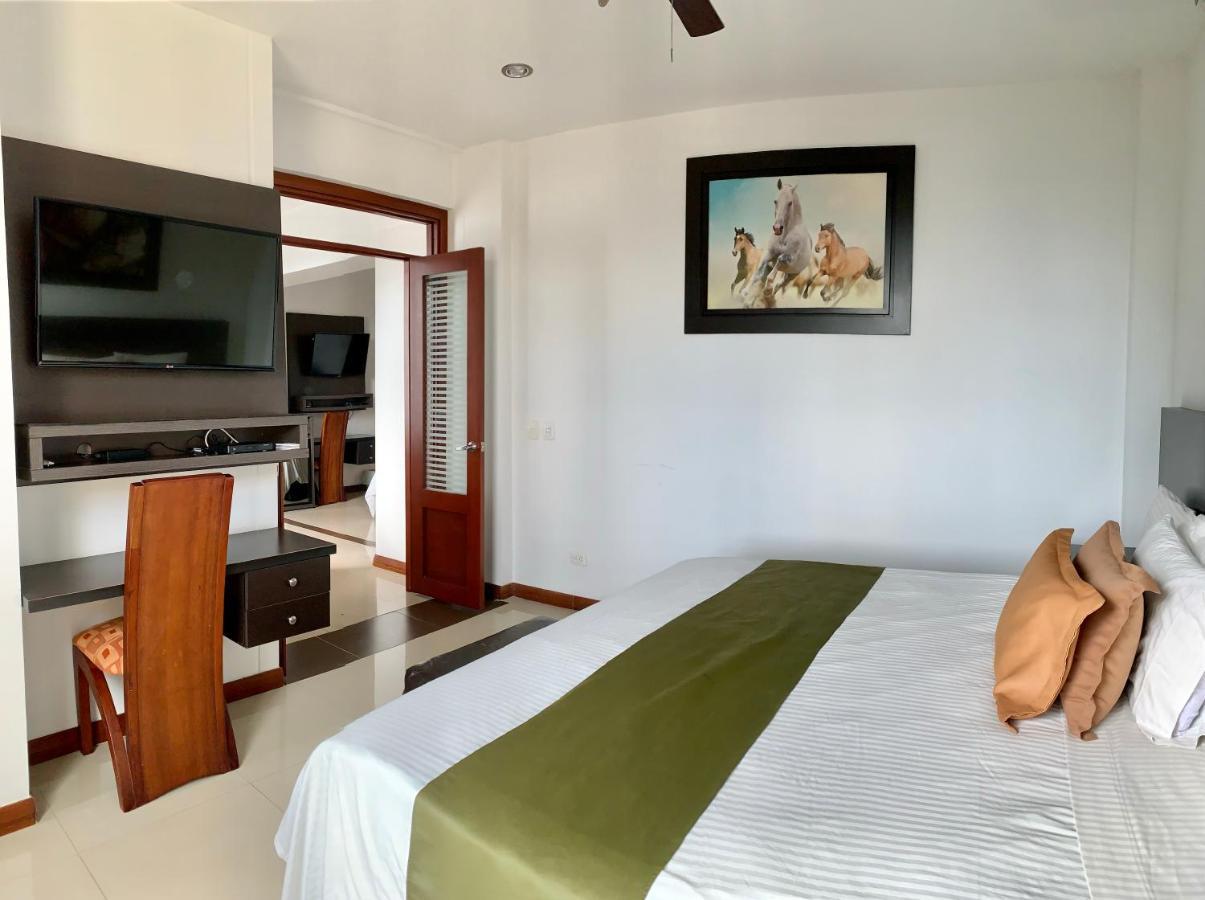 Serenity Suites Casa Boutique ブカラマンガ エクステリア 写真