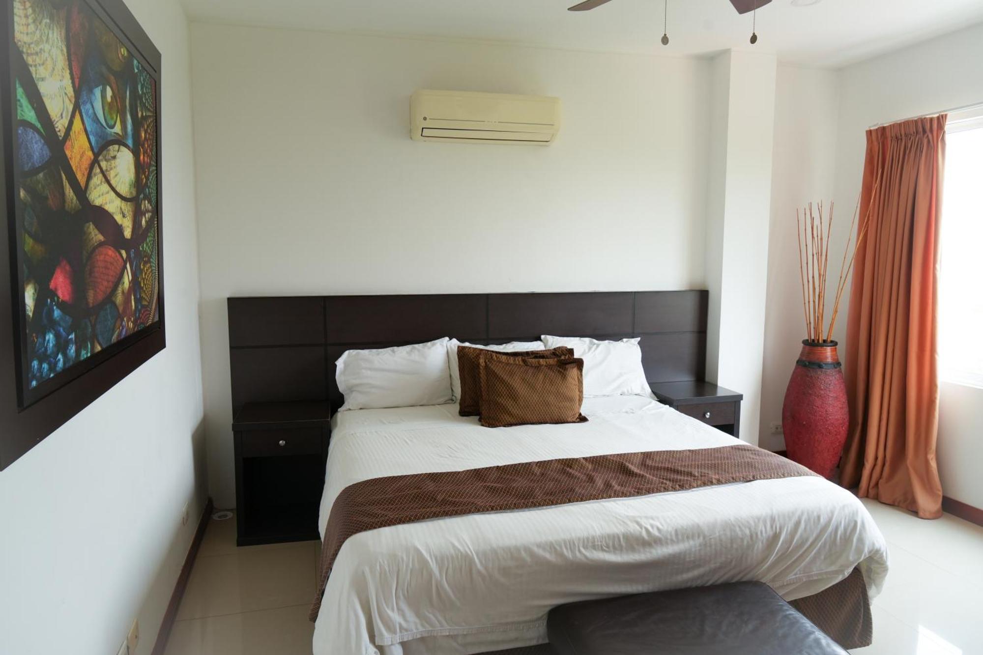 Serenity Suites Casa Boutique ブカラマンガ エクステリア 写真