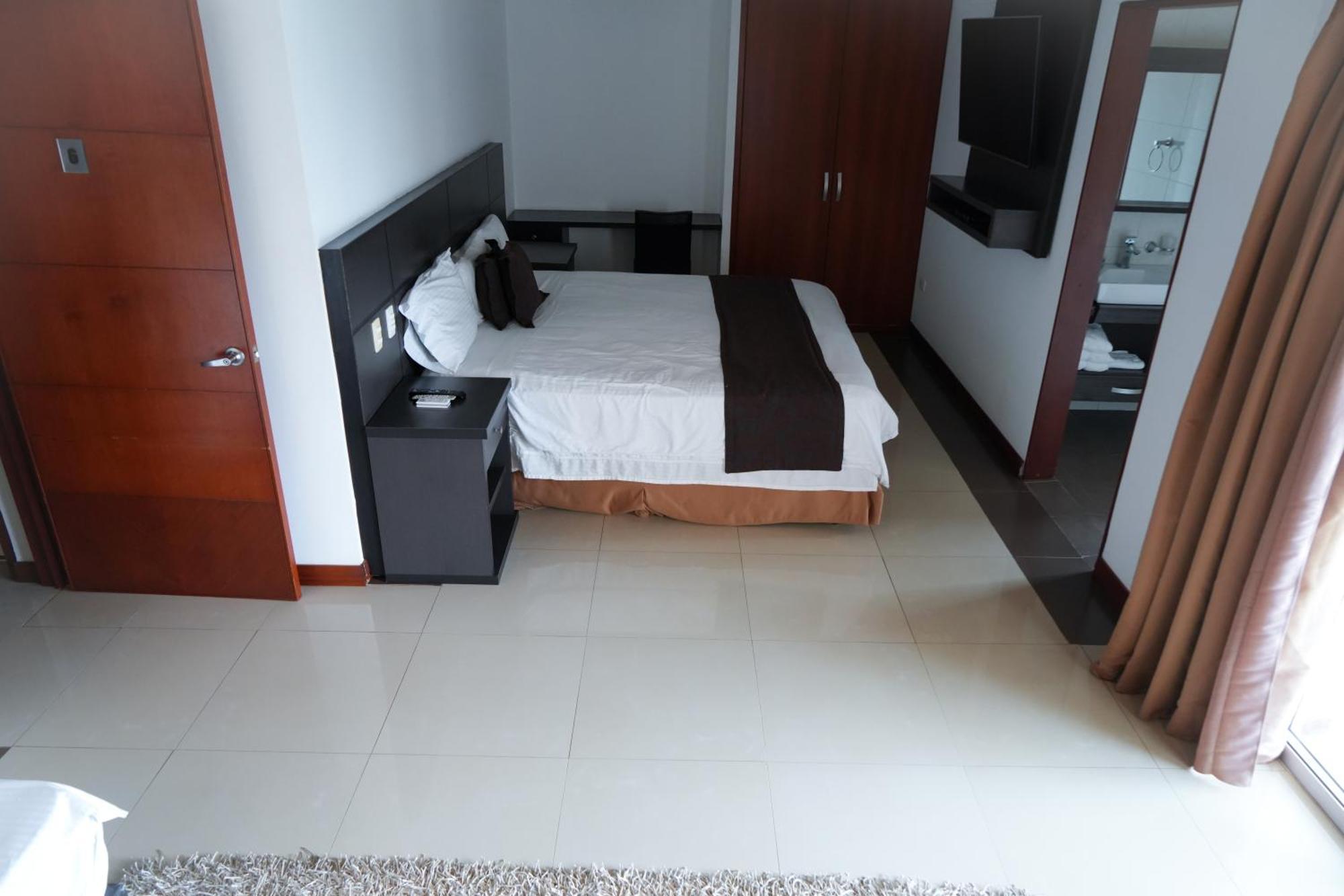 Serenity Suites Casa Boutique ブカラマンガ エクステリア 写真