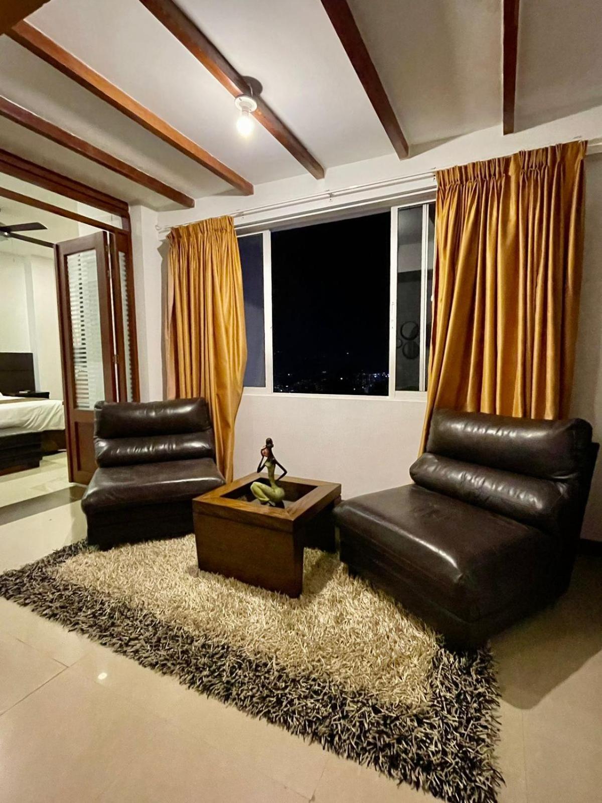 Serenity Suites Casa Boutique ブカラマンガ エクステリア 写真