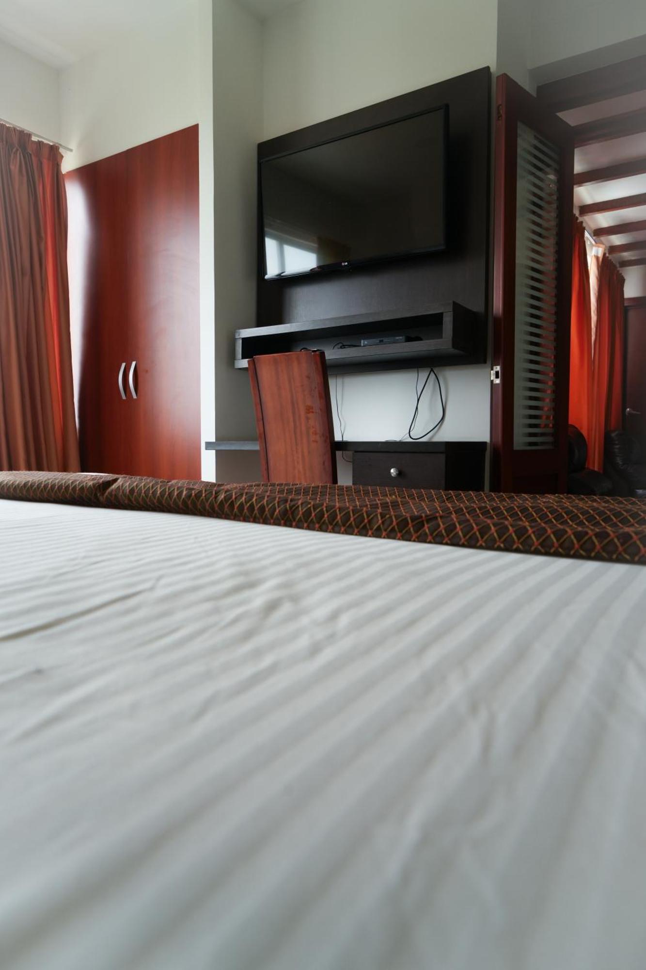 Serenity Suites Casa Boutique ブカラマンガ エクステリア 写真
